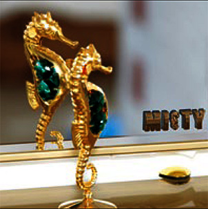 Зеркало Misty Гранд Lux 70 золотая кожа флораль