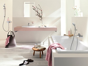 Смеситель Grohe Eurostyle Cosmopolitan 33592002 для ванны с душем