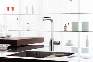 Смеситель Grohe Essence 30270000 для кухонной мойки