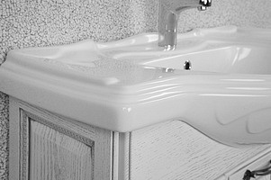 Мебель для ванной Акватон Жерона 105 белое серебро