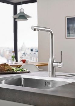 Смеситель Grohe Essence 30270DC0 для кухонной мойки