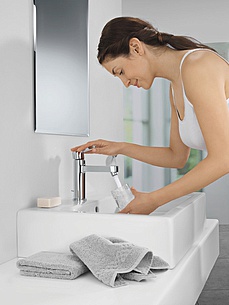 Смеситель Grohe Lineare 23443000 для раковины