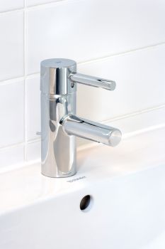 Смеситель Grohe Essence 33532000 для раковины