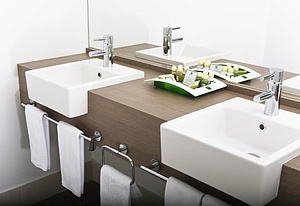 Смеситель Grohe Essence 33532000 для раковины