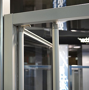 Душевая дверь в нишу GuteWetter Practic Door GK-404 левая (118-122)x190 стекло бесцветное, профиль мат. хром