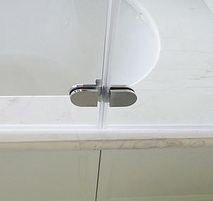 Шторка на ванну GuteWetter Lux Pearl GV-102 правая 110 см стекло бесцветное, профиль хром