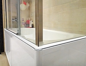 Шторка на ванну GuteWetter Slide Part GV-865 левая 140x80 см стекло бесцветное, профиль хром